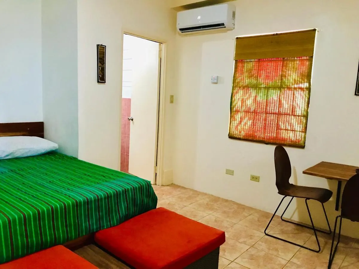 Home Or Away Studio Apartments Бухта Монтего